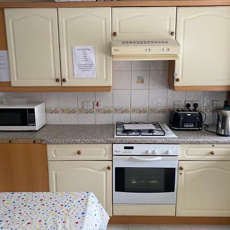 Single Room Only For One Adult Southall Exterior photo